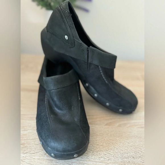 MERRELL Women’s Black Studded Leather clogs size 10 - Picture 1 of 7